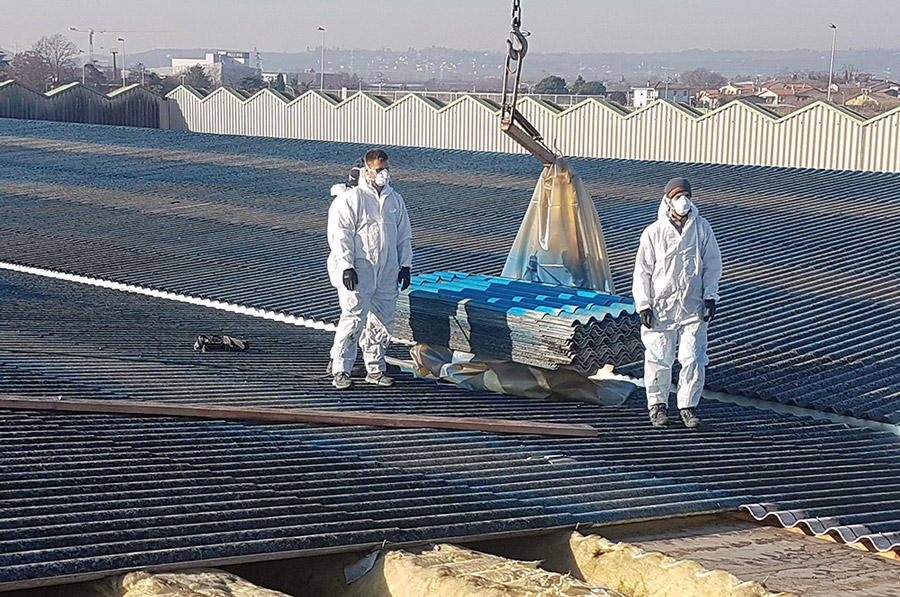 Smaltimento amianto e bonifica eternit - Corradi Coperture a Verona