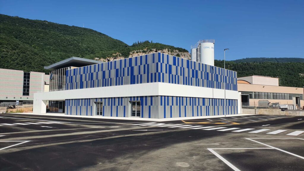 Facciate e rivestimenti - Corradi Coperture metalliche a Verona