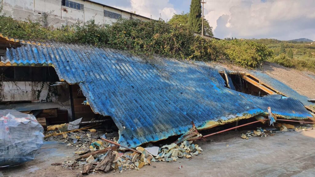 Smaltimento amianto e bonifica eternit - Corradi Coperture a Verona